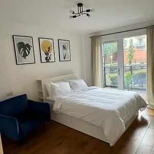 Apartment Luxury Two Bedroom, Barking (Greater London)