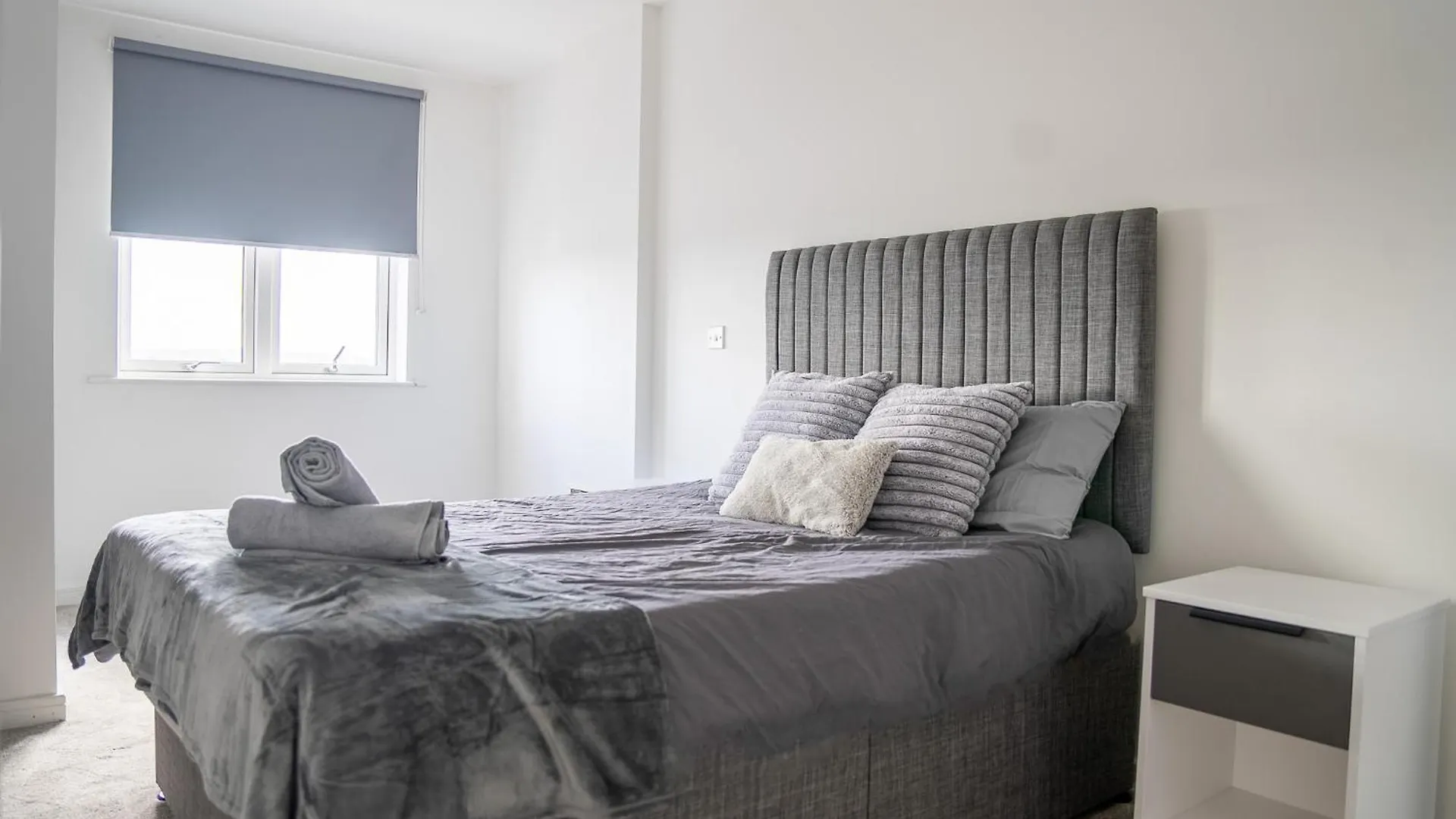 Luxora - Luxury 2 Bedroom Property Barking  United Kingdom