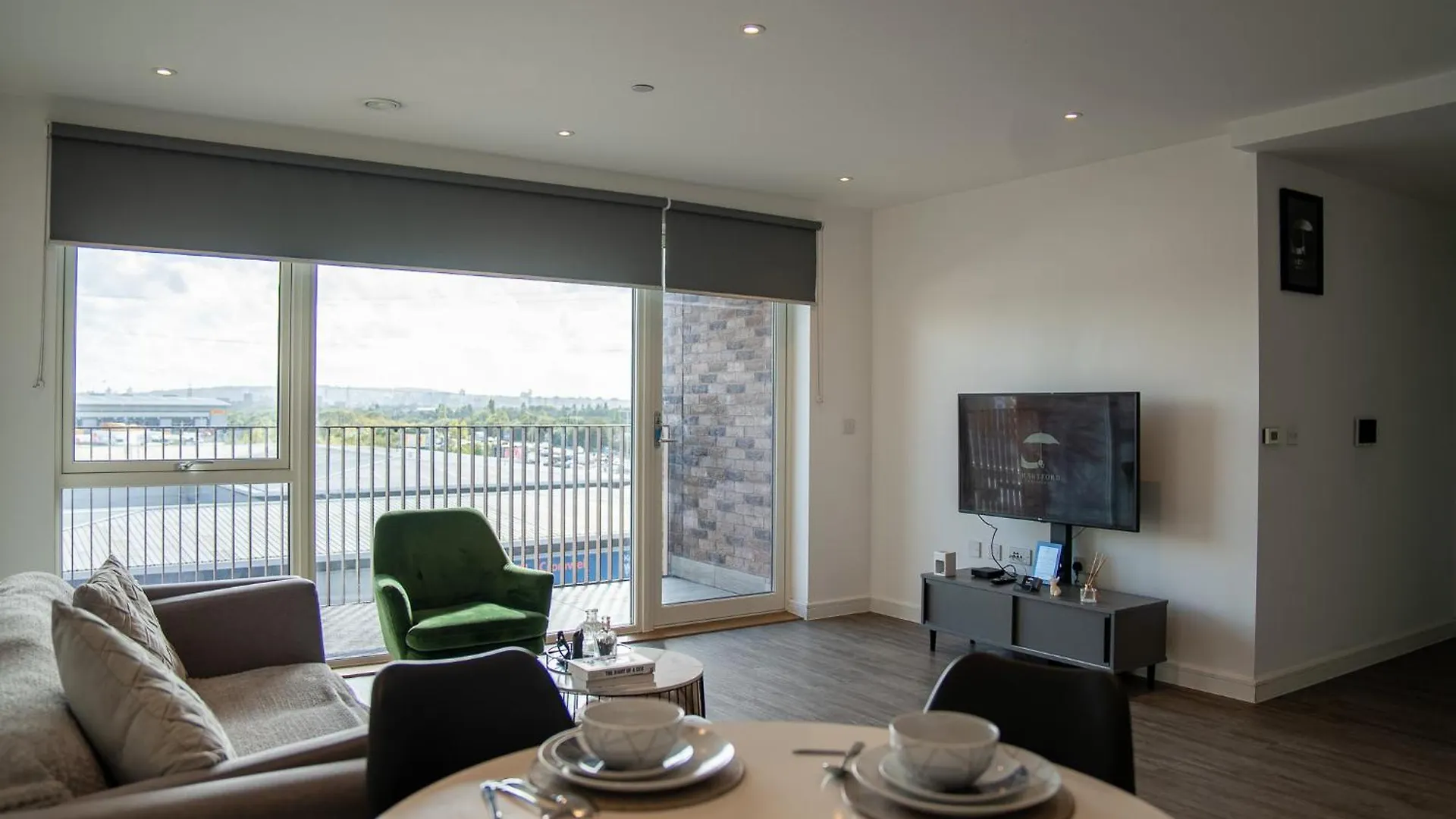Luxora - Luxury 2 Bedroom Property Barking